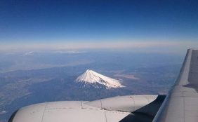 飛行機から見た富士山